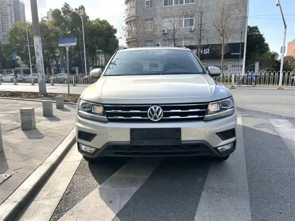 VOLKSWAGEN TIGUAN L
