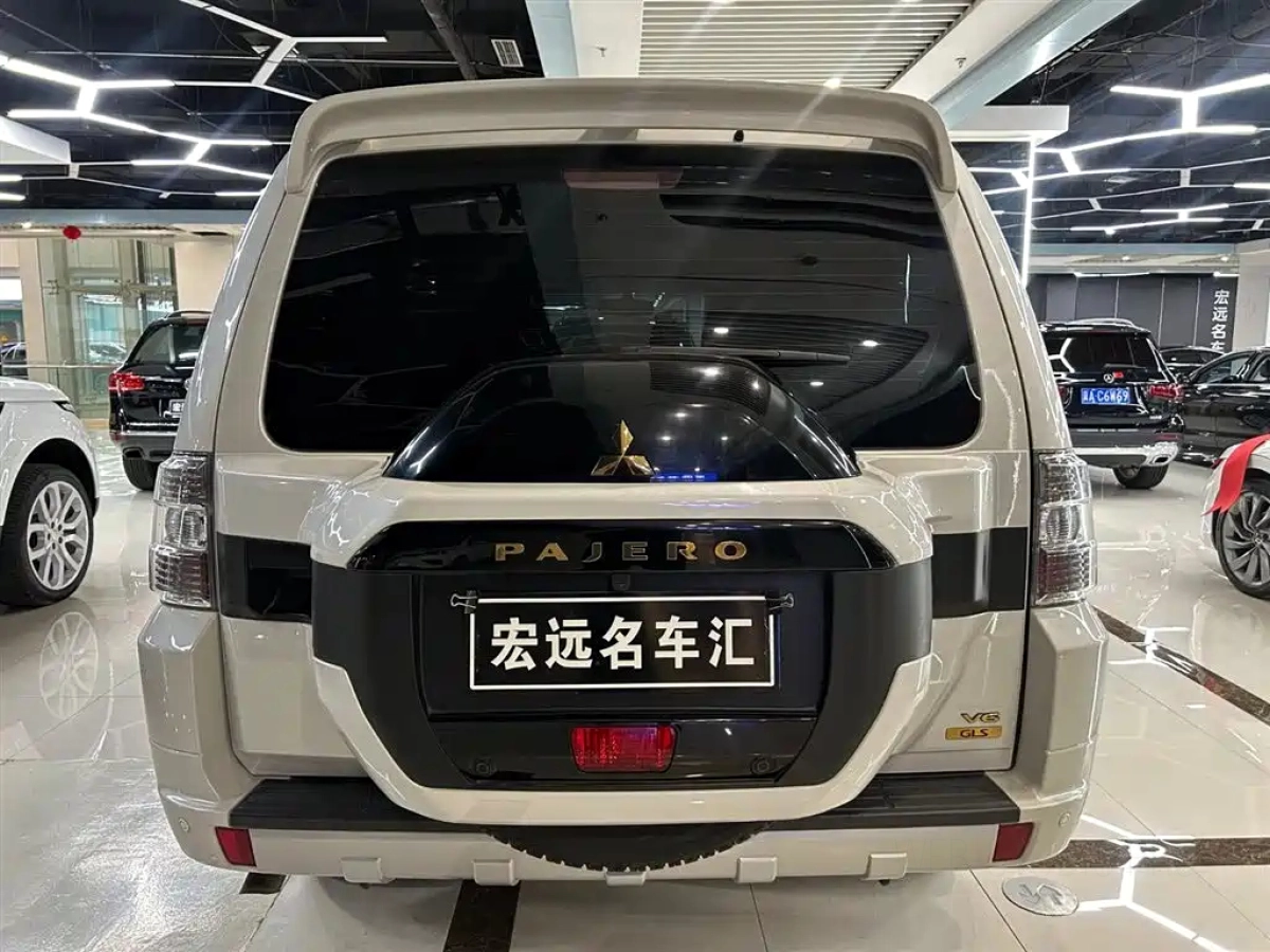 MITSUBISHI PAJERO IMPORT