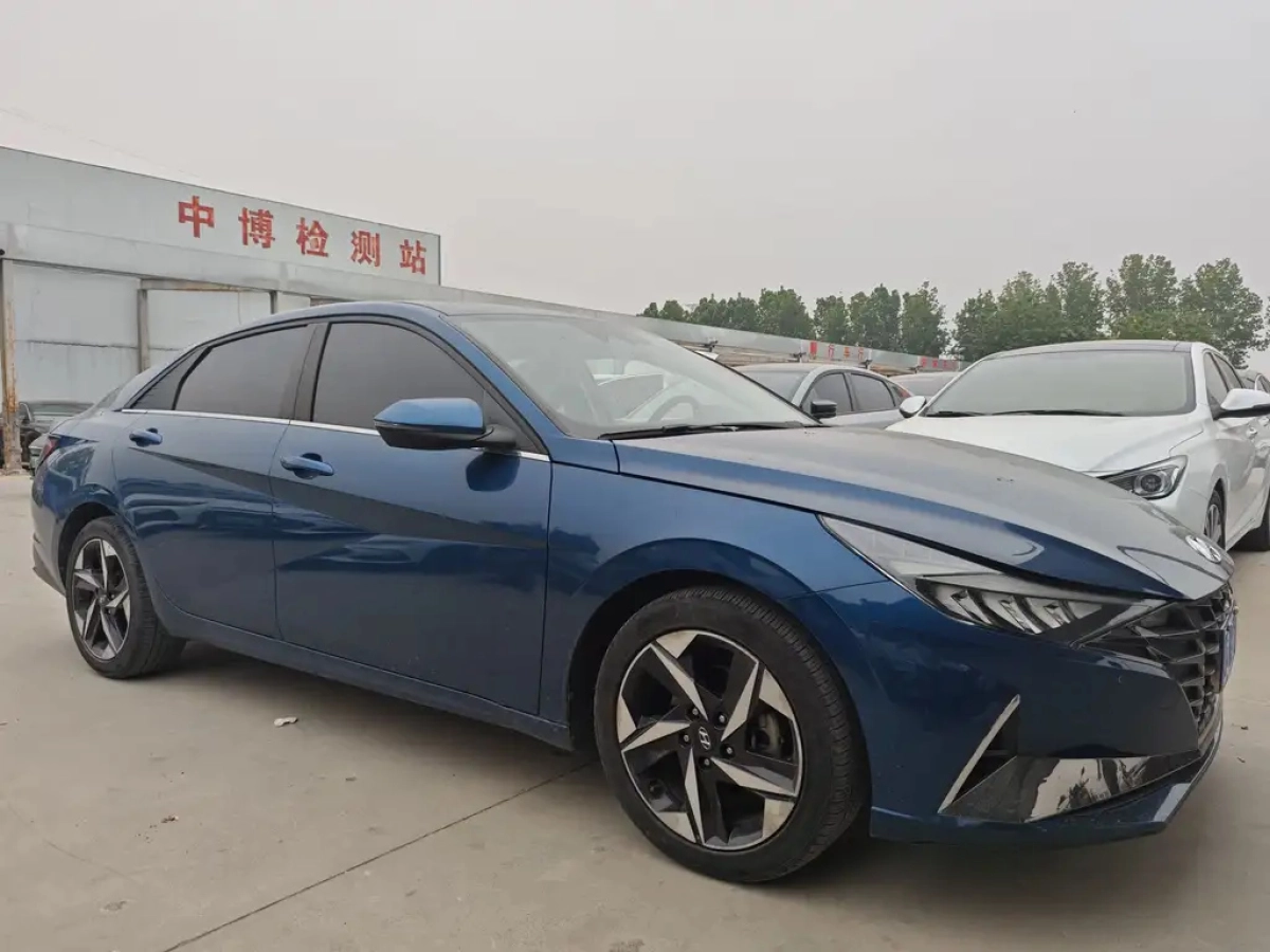 HYUNDAI ELANTRA