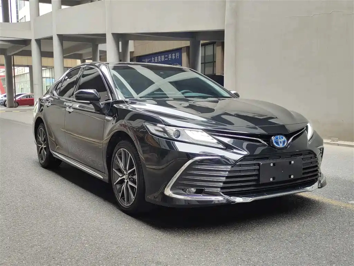 TOYOTA CAMRY