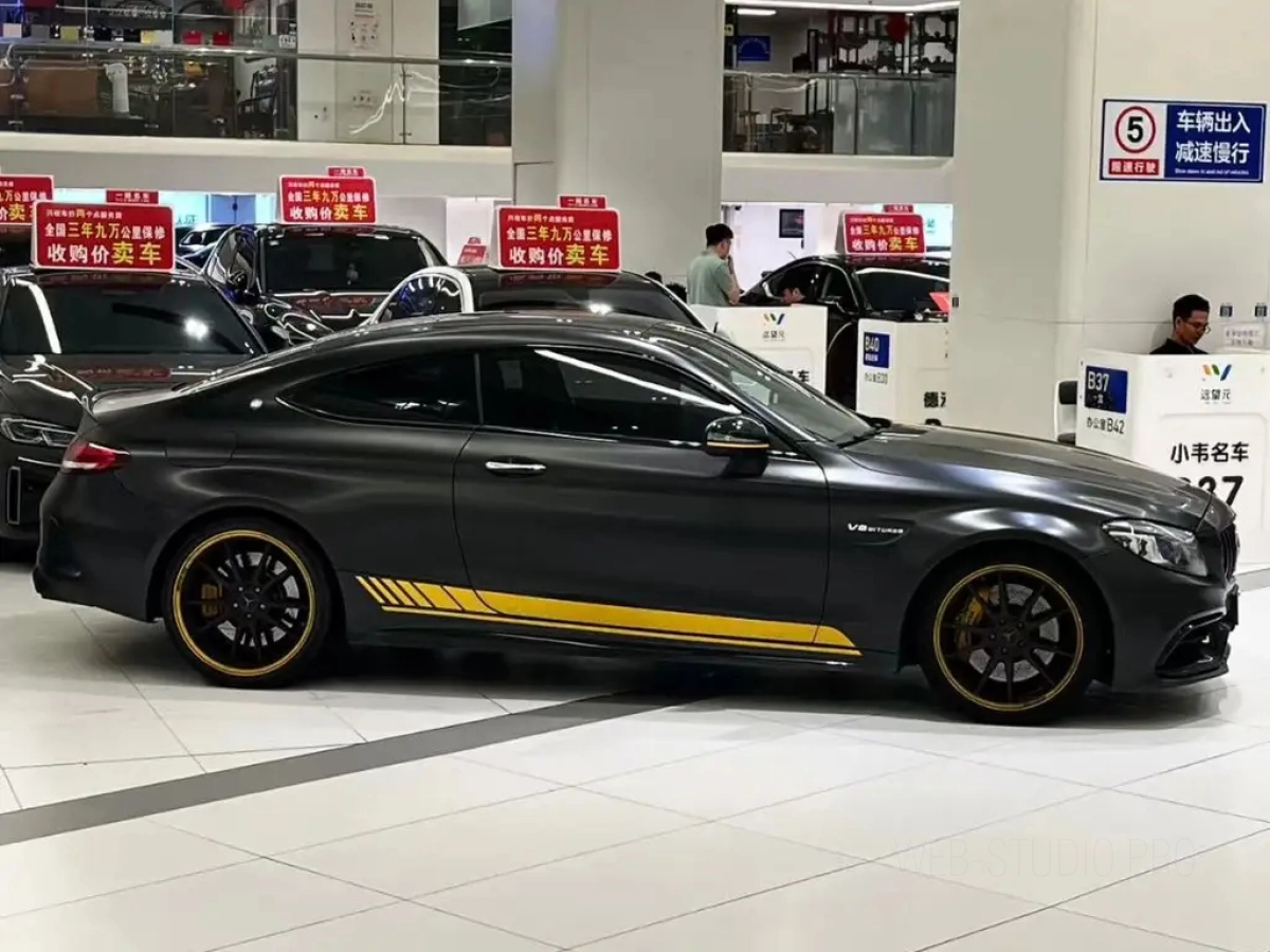 MERCEDES BENZ C-CLASS AMG