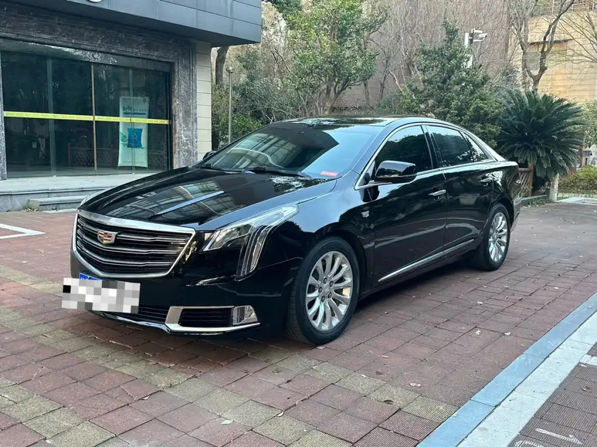 CADILLAC XTS