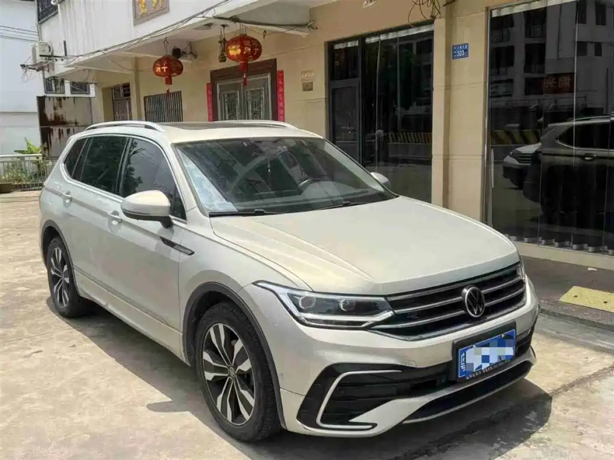 VOLKSWAGEN TIGUAN L