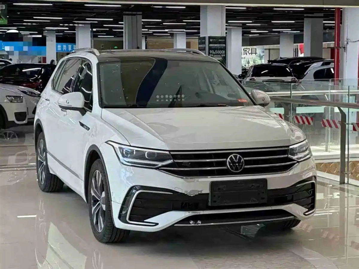 VOLKSWAGEN TIGUAN L