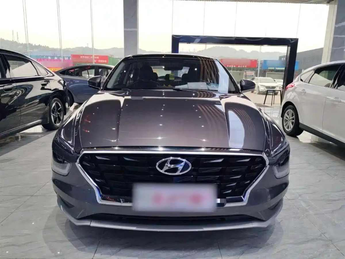HYUNDAI MISTRA