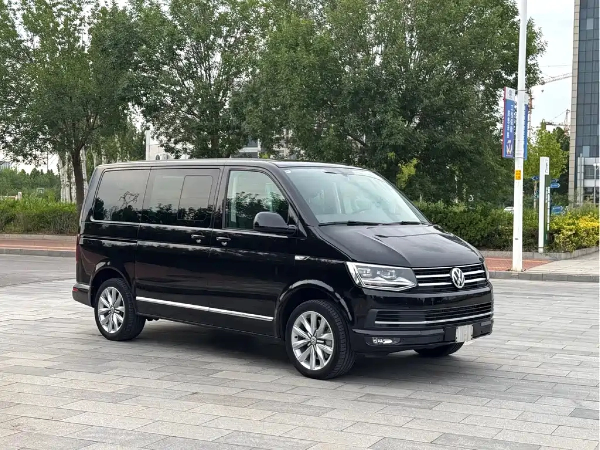VOLKSWAGEN MULTIVAN