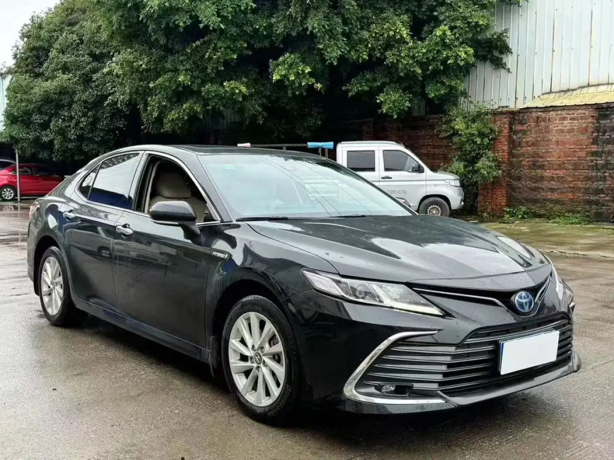 TOYOTA CAMRY