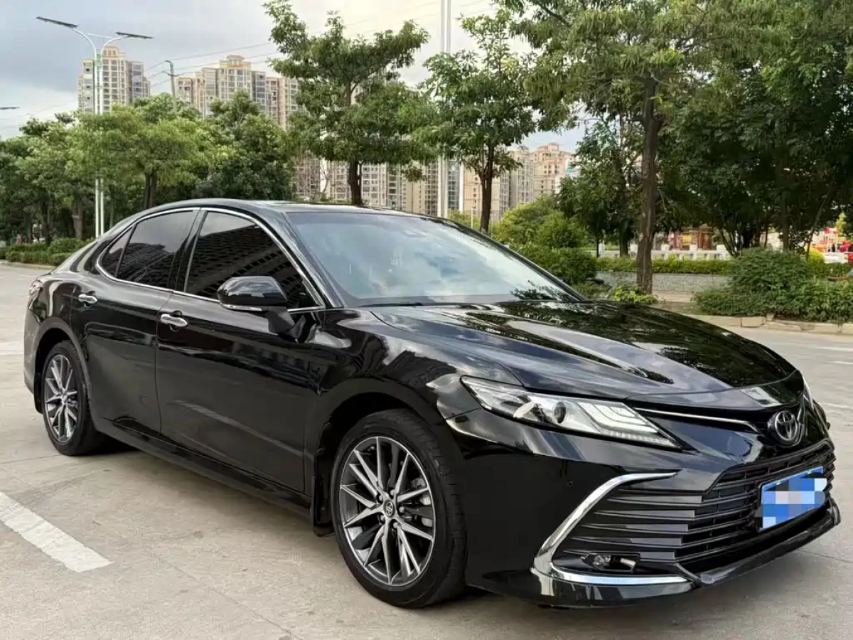 TOYOTA CAMRY