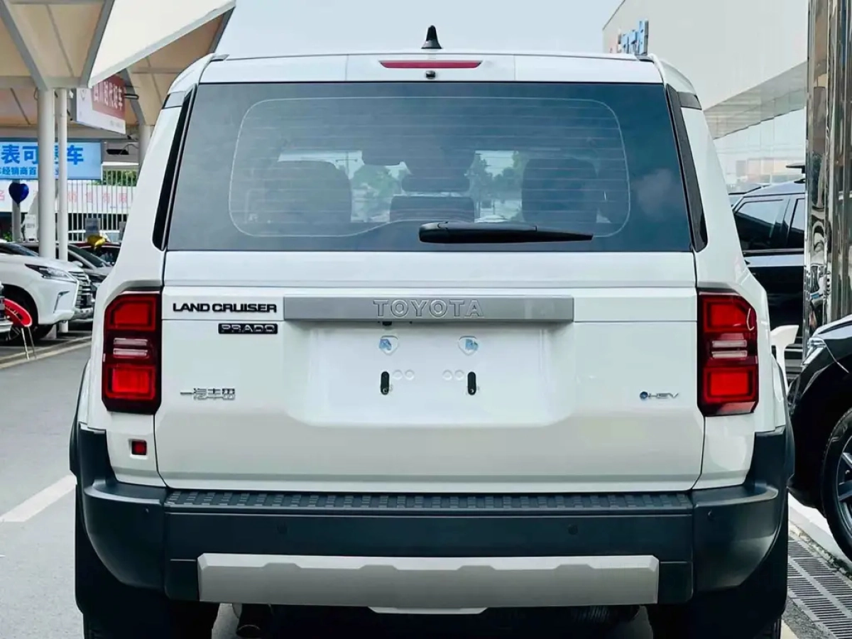 TOYOTA PRADO