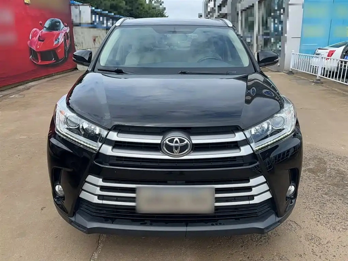 TOYOTA HIGHLANDER