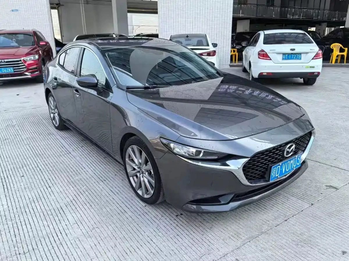 MAZDA 3 AXELA