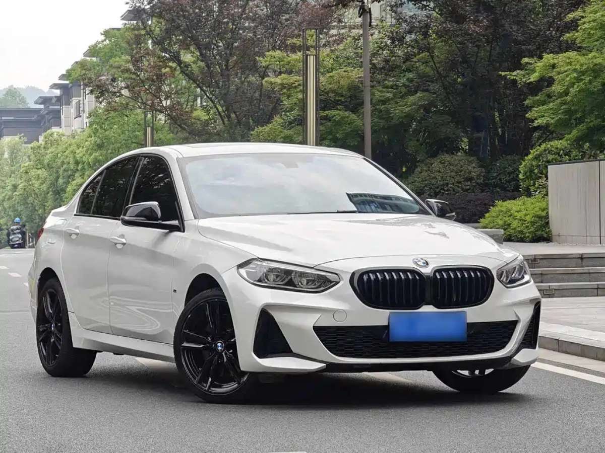 BMW 1-SERIES