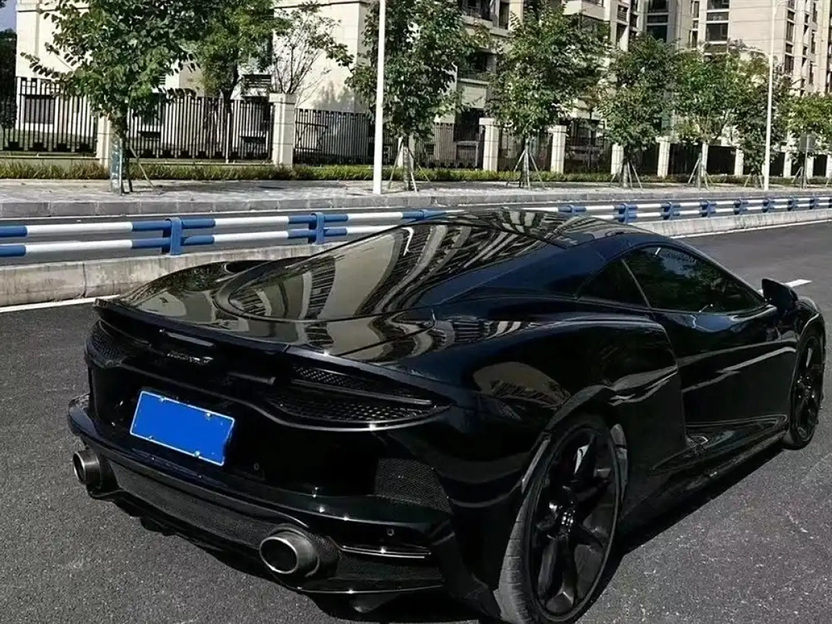 MCLAREN GT