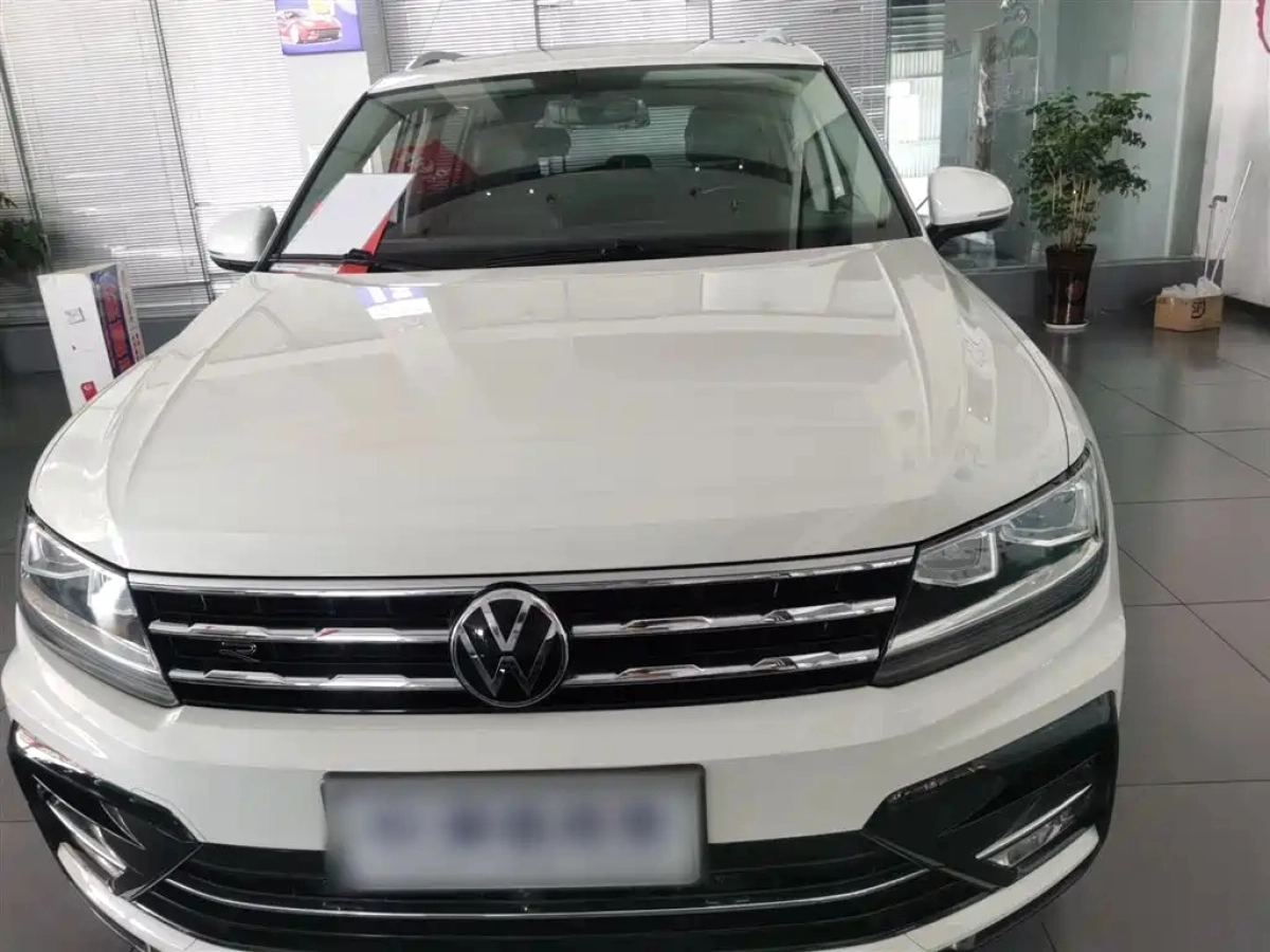 VOLKSWAGEN TIGUAN L