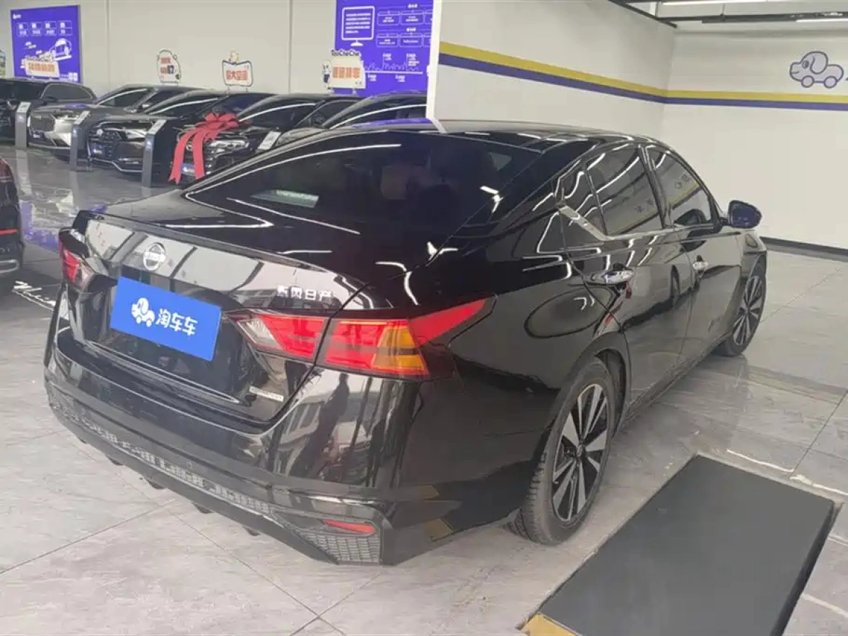 NISSAN TEANA