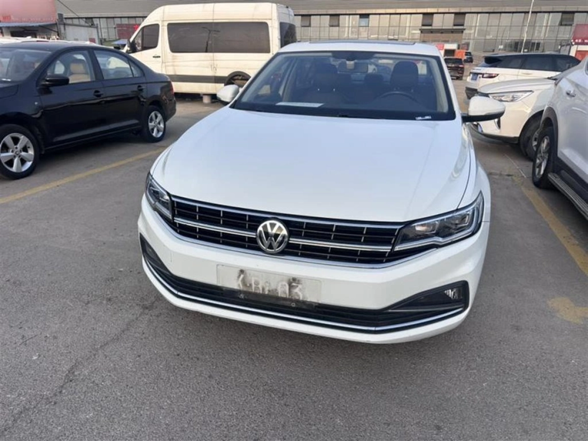 VOLKSWAGEN BORA