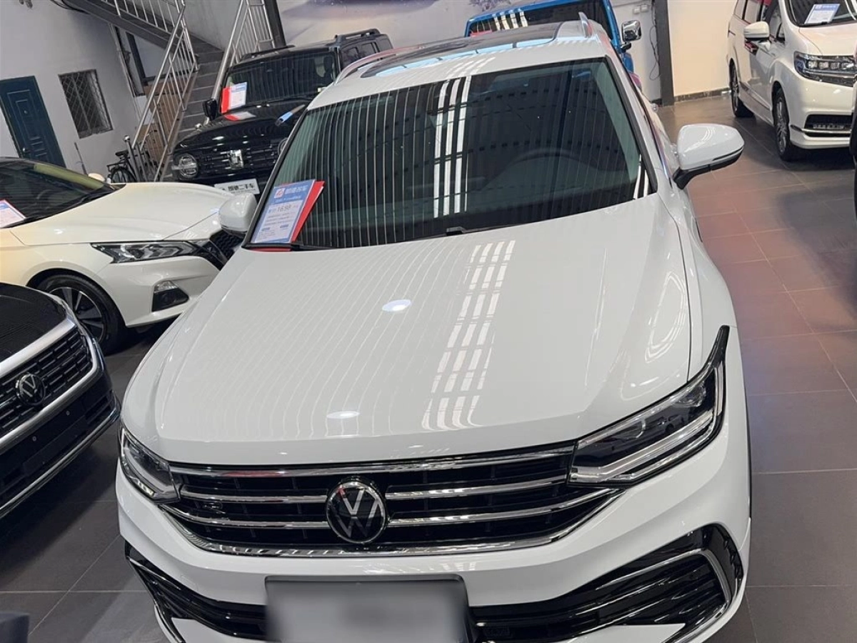 VOLKSWAGEN TIGUAN L