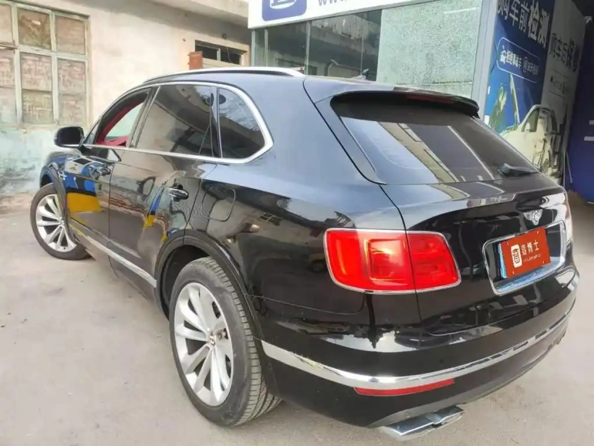 BENTLEY BENTAYGA PLUG IN HYBRID