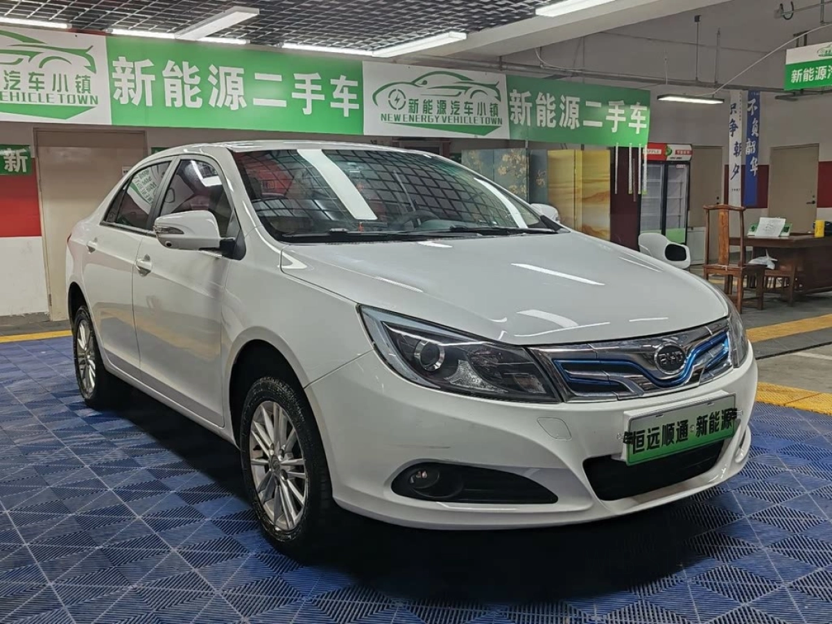 BYD E5