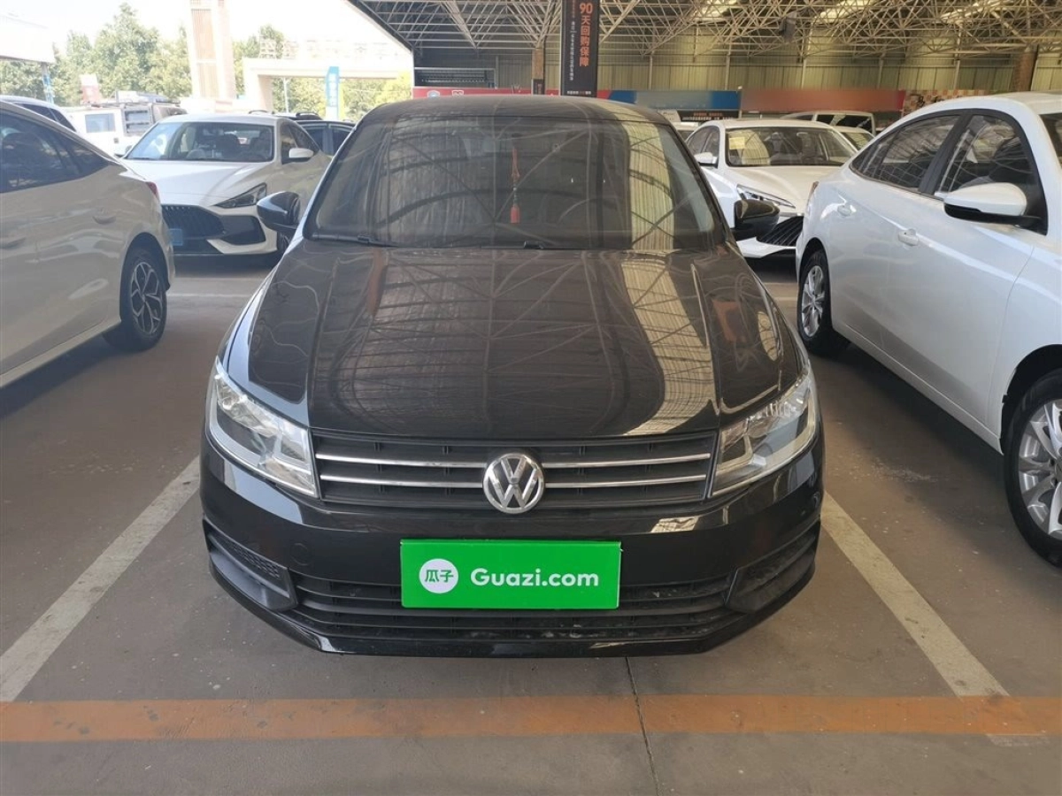 VOLKSWAGEN SANTANA