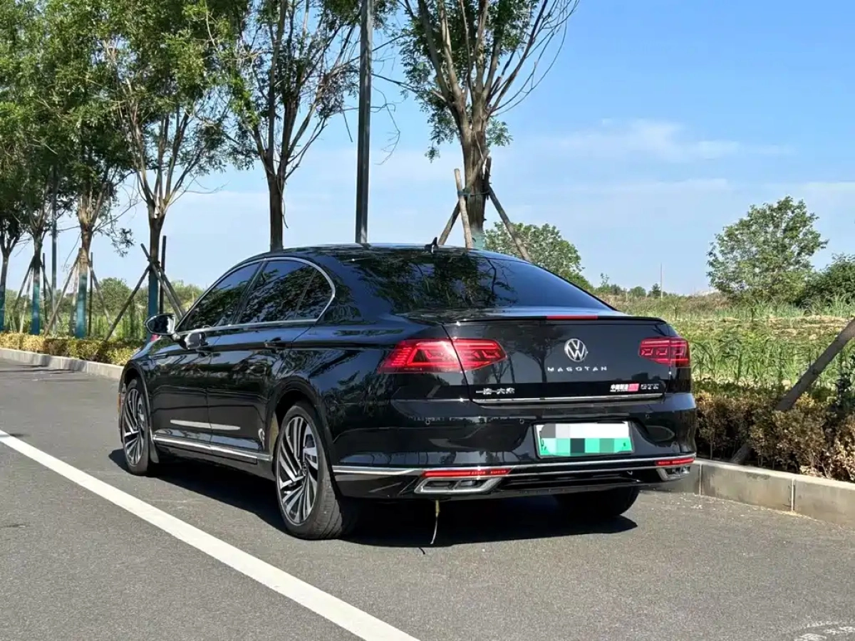 VOLKSWAGEN MAGOTAN GTE PLUG IN HYBRID