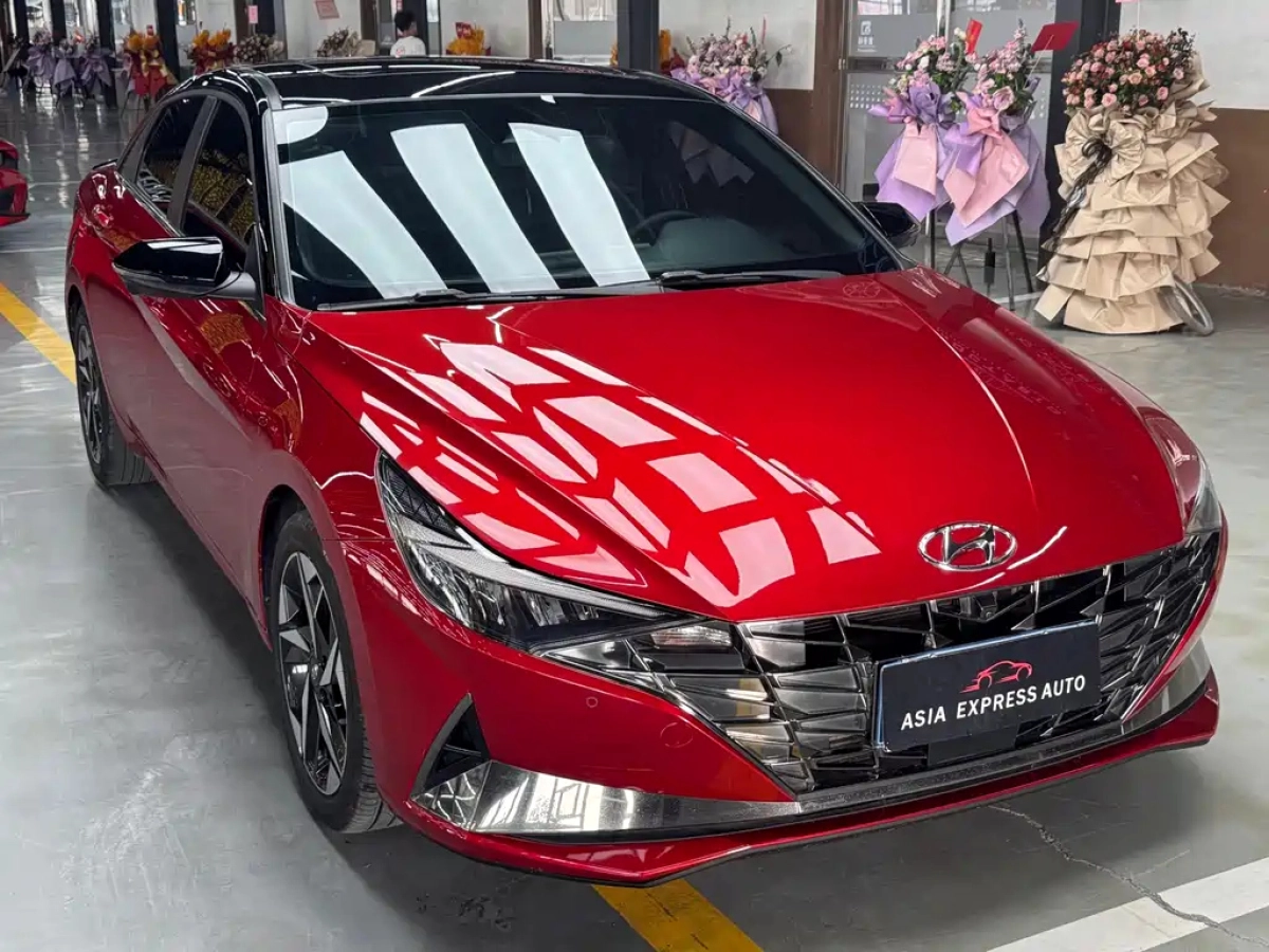 HYUNDAI ELANTRA