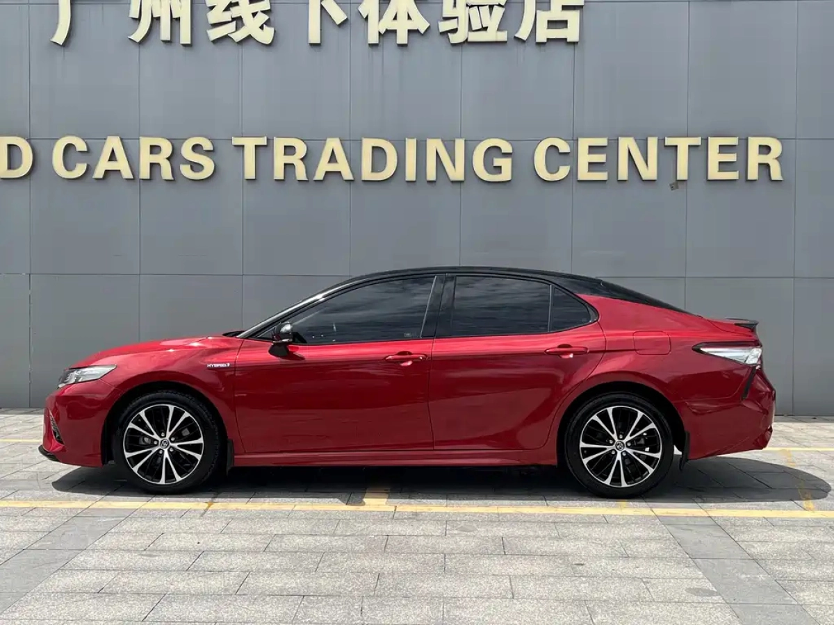 TOYOTA CAMRY