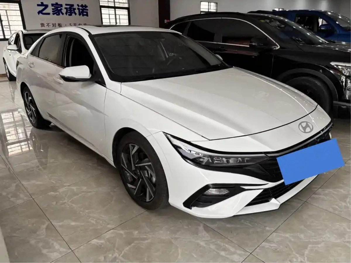 HYUNDAI ELANTRA