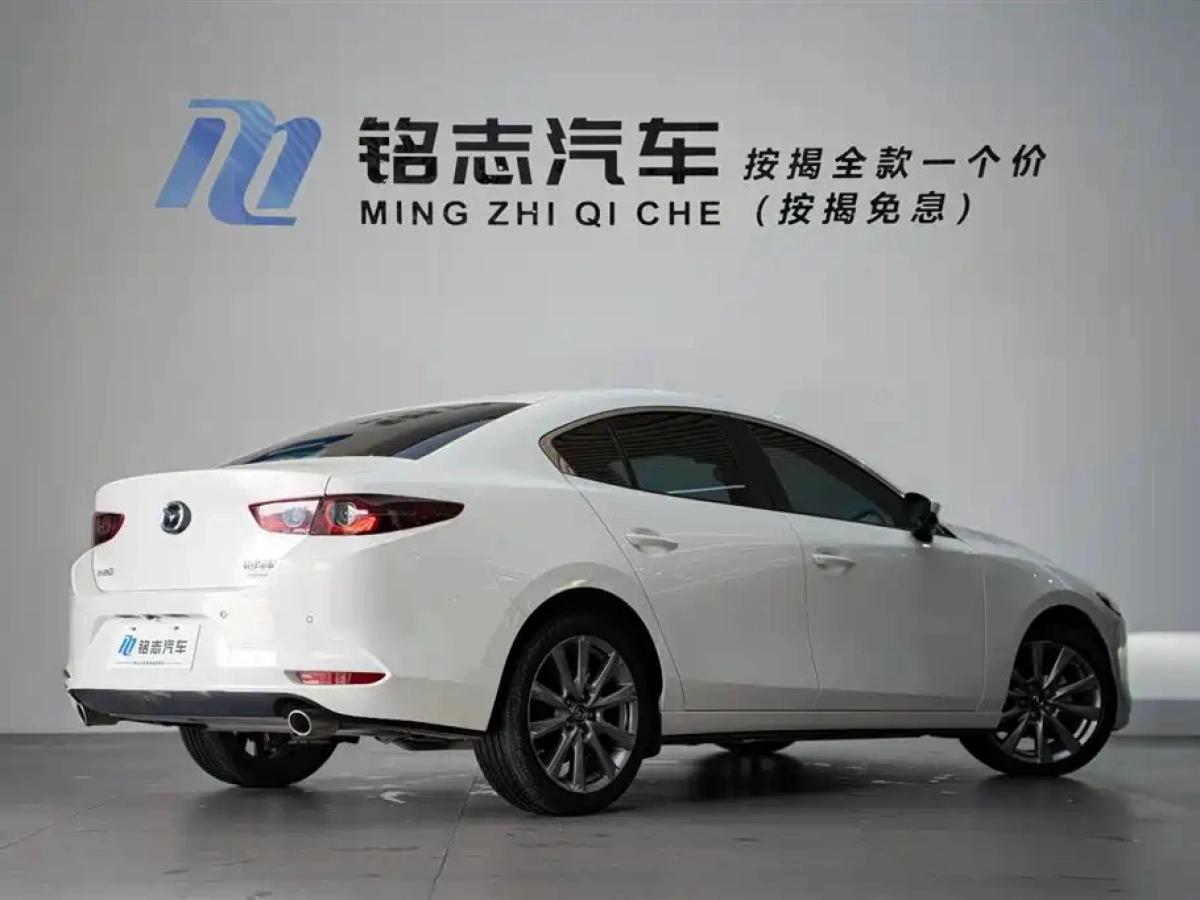 MAZDA 3 AXELA