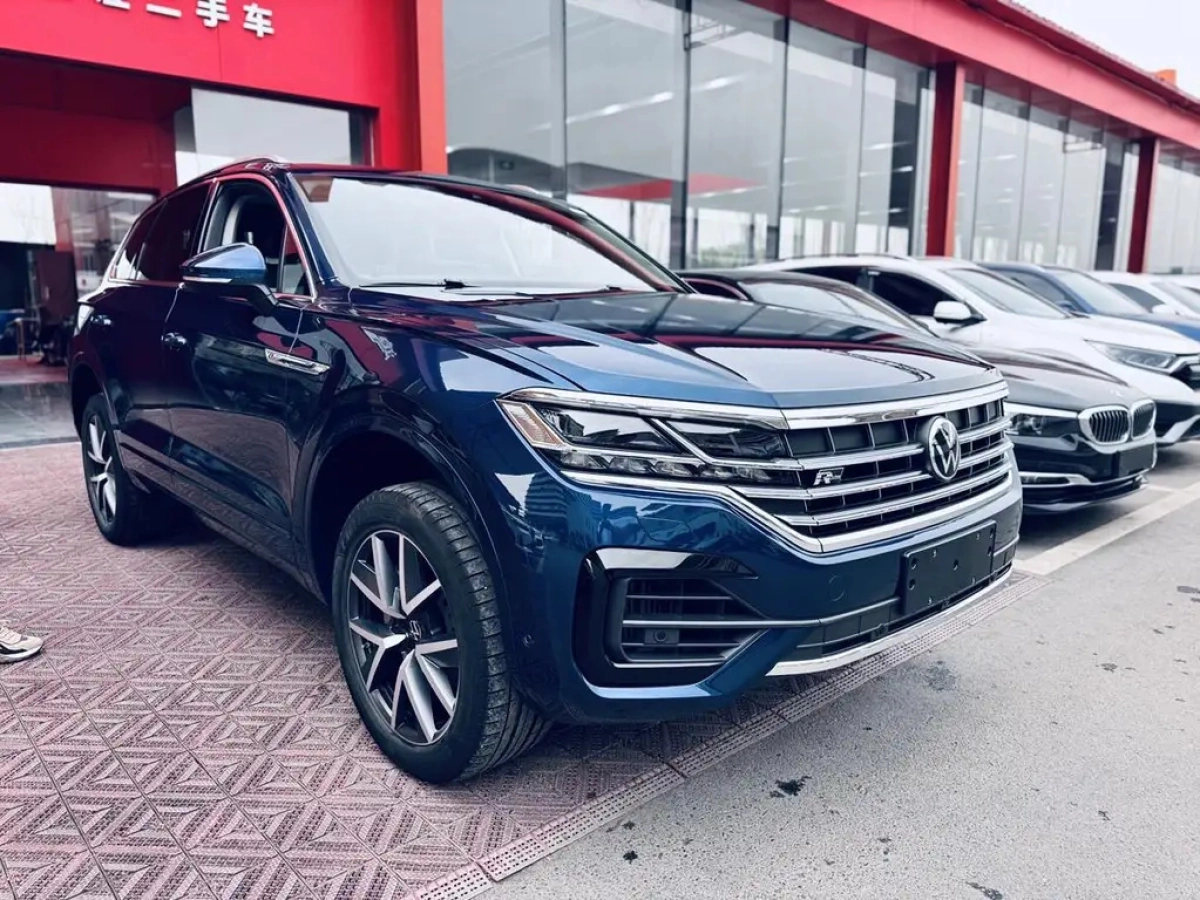 VOLKSWAGEN TOUAREG