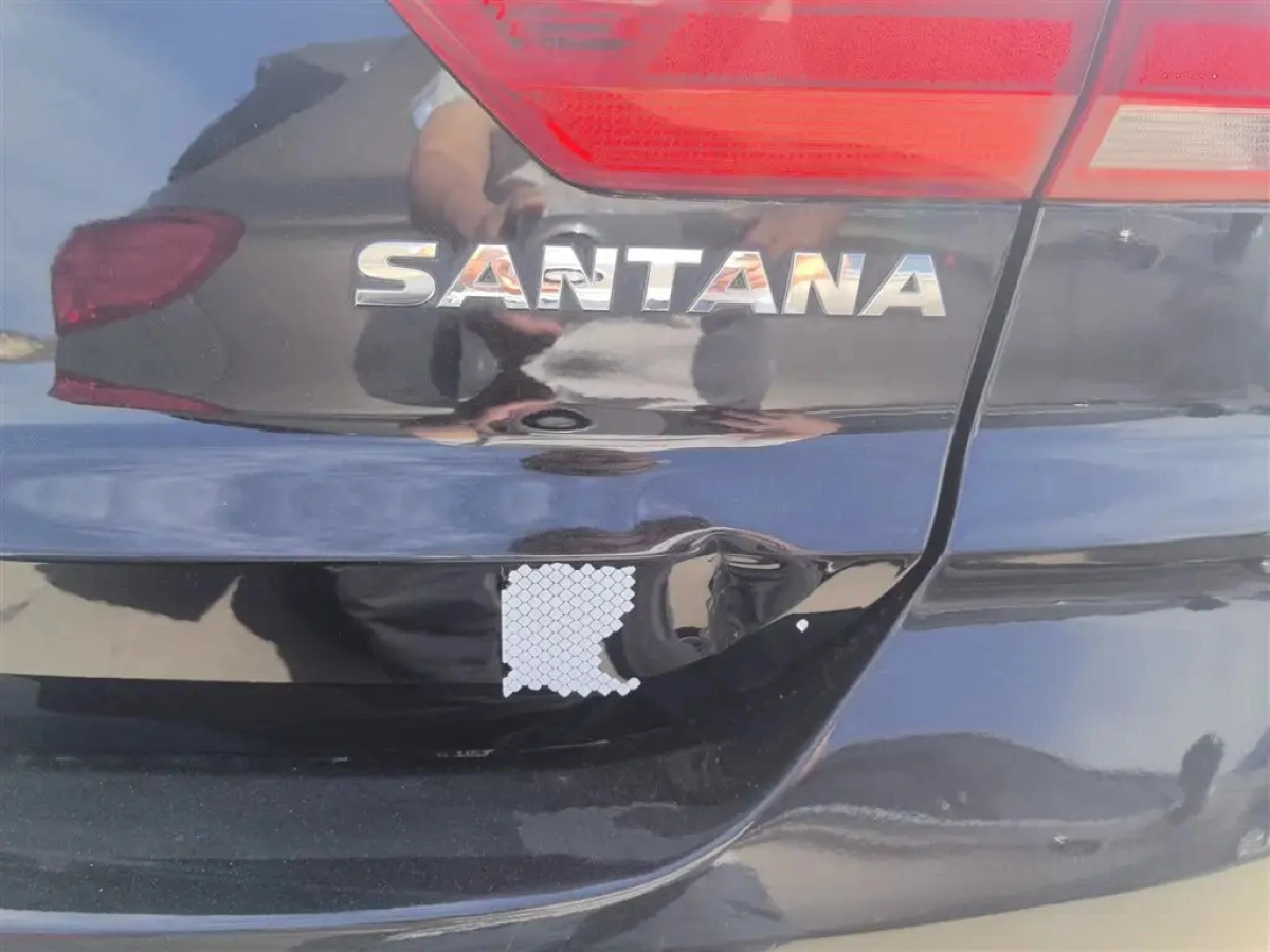 VOLKSWAGEN SANTANA