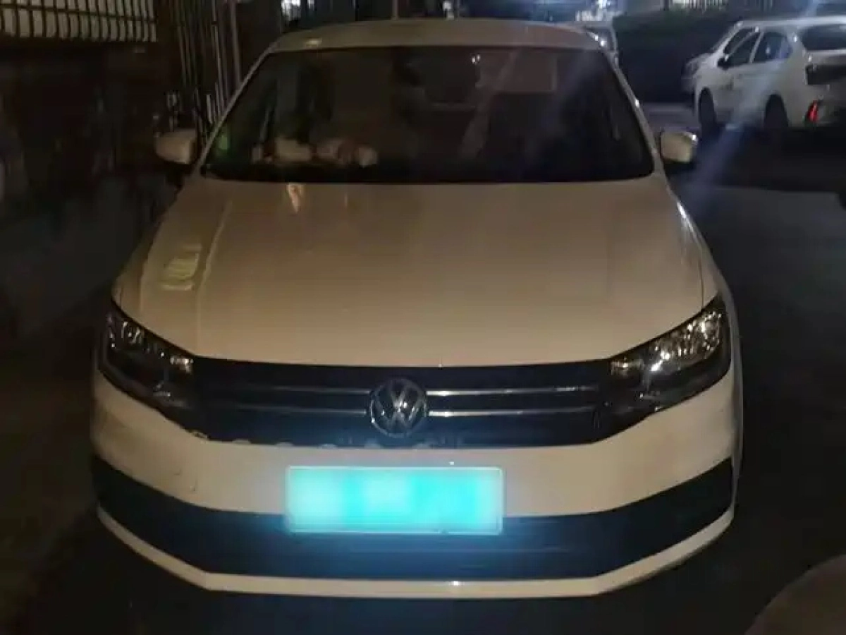 VOLKSWAGEN SANTANA