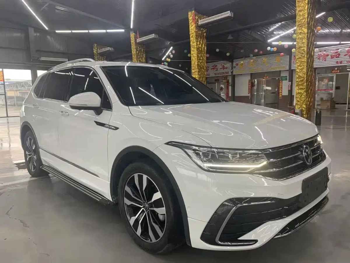 VOLKSWAGEN TIGUAN L
