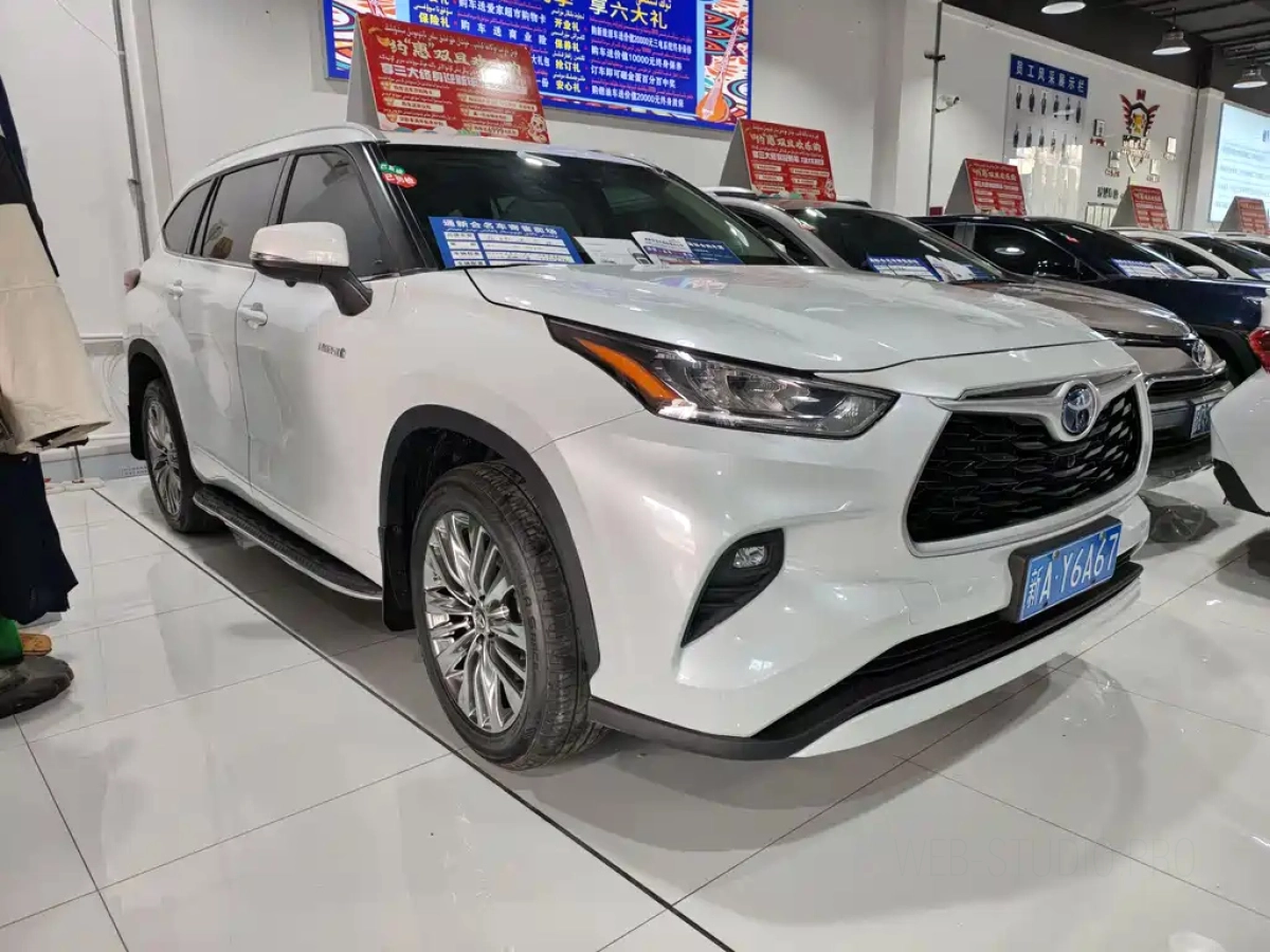TOYOTA HIGHLANDER