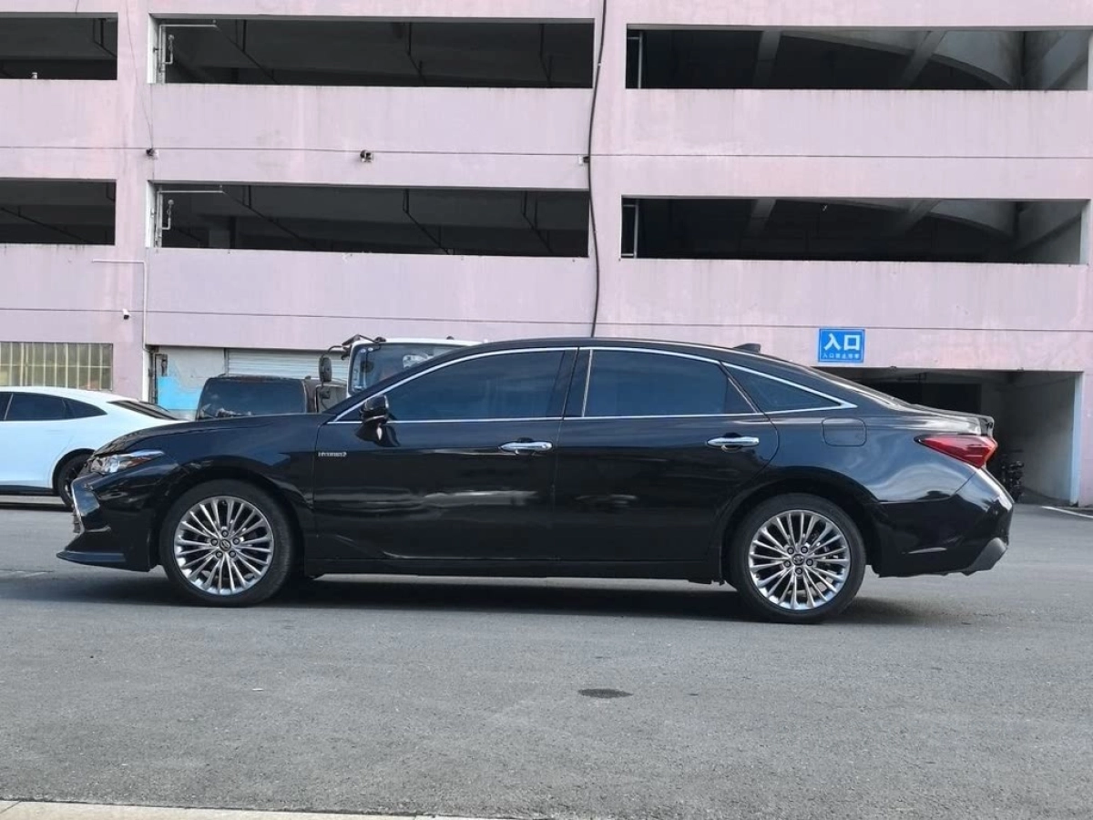 TOYOTA AVALON