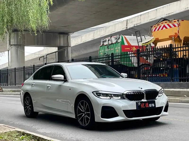 BMW 3-SERIES