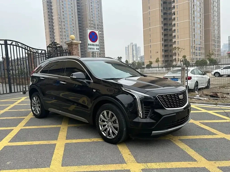 CADILLAC XT4