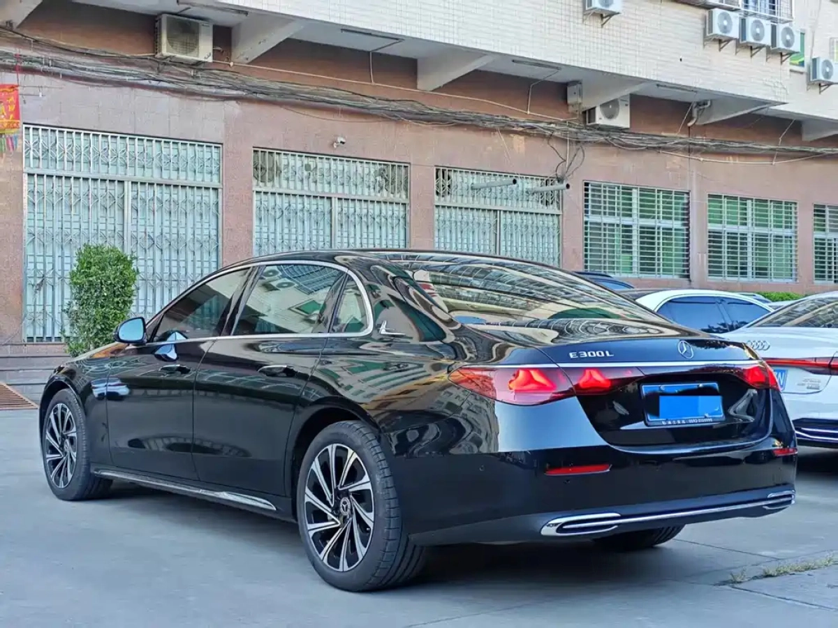MERCEDES BENZ E-CLASS