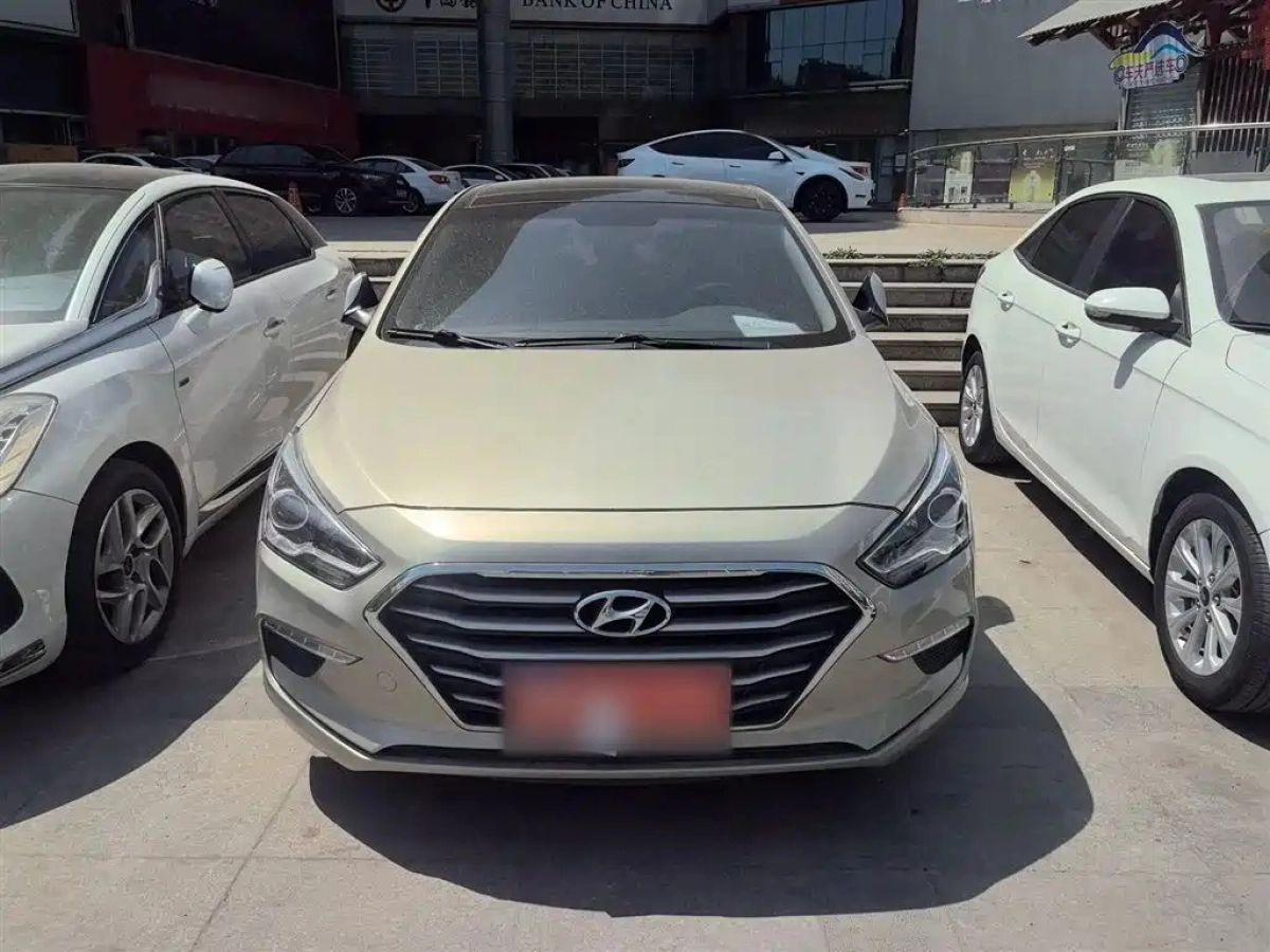 HYUNDAI MISTRA