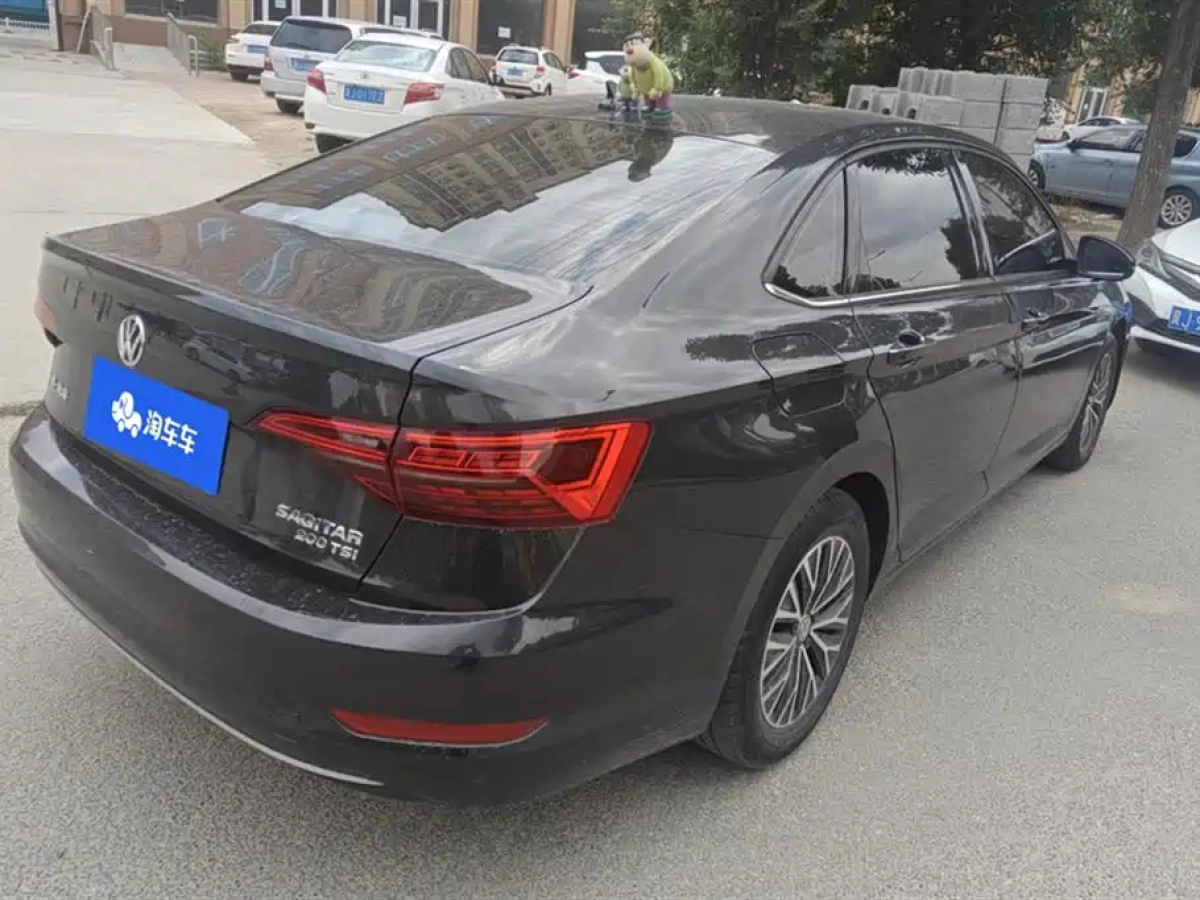 VOLKSWAGEN SAGITAR