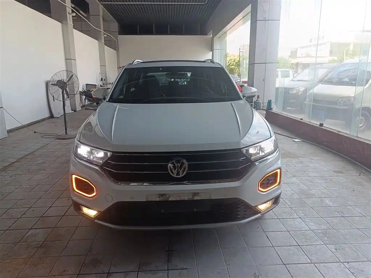 VOLKSWAGEN T-ROC TANGE