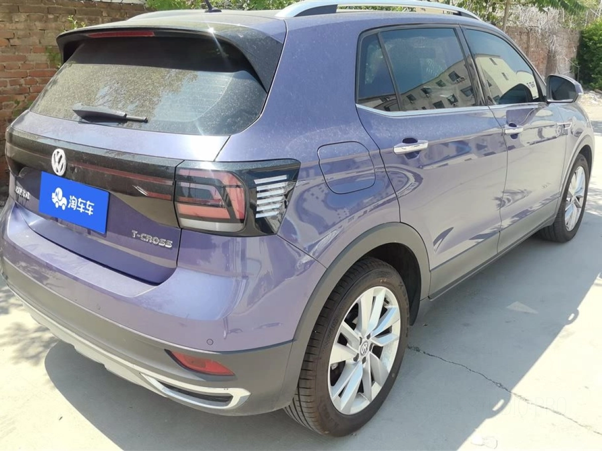 VOLKSWAGEN T-CROSS