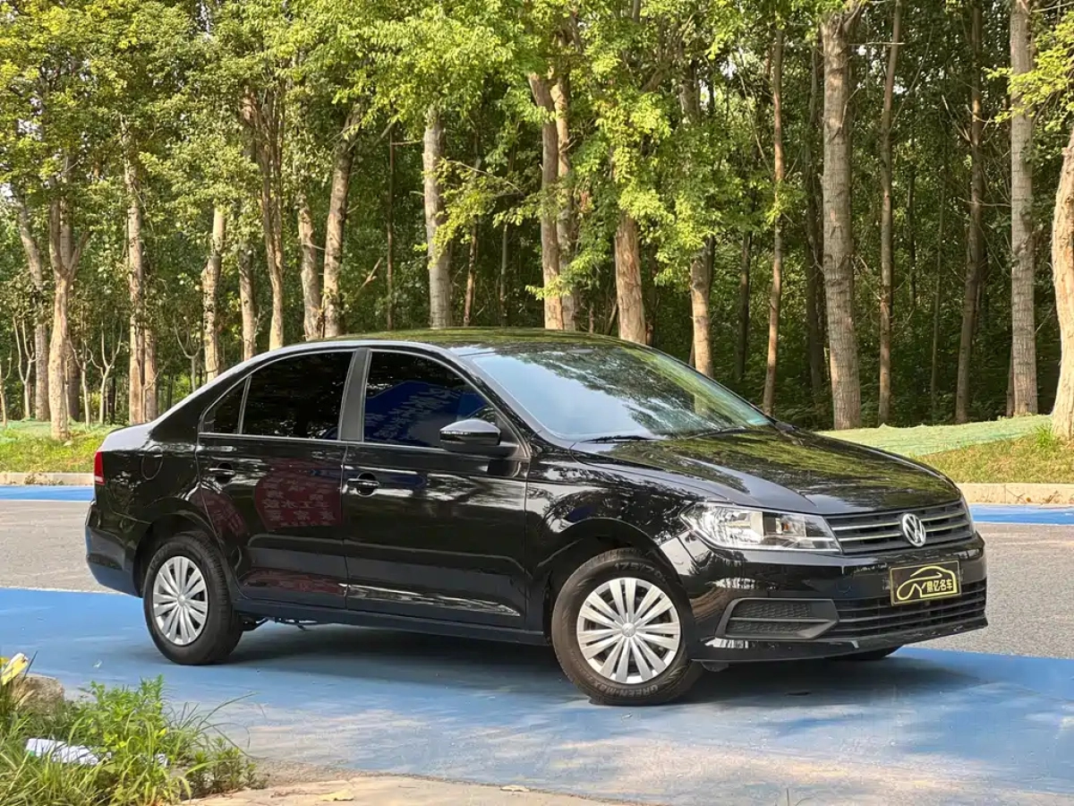 VOLKSWAGEN SANTANA
