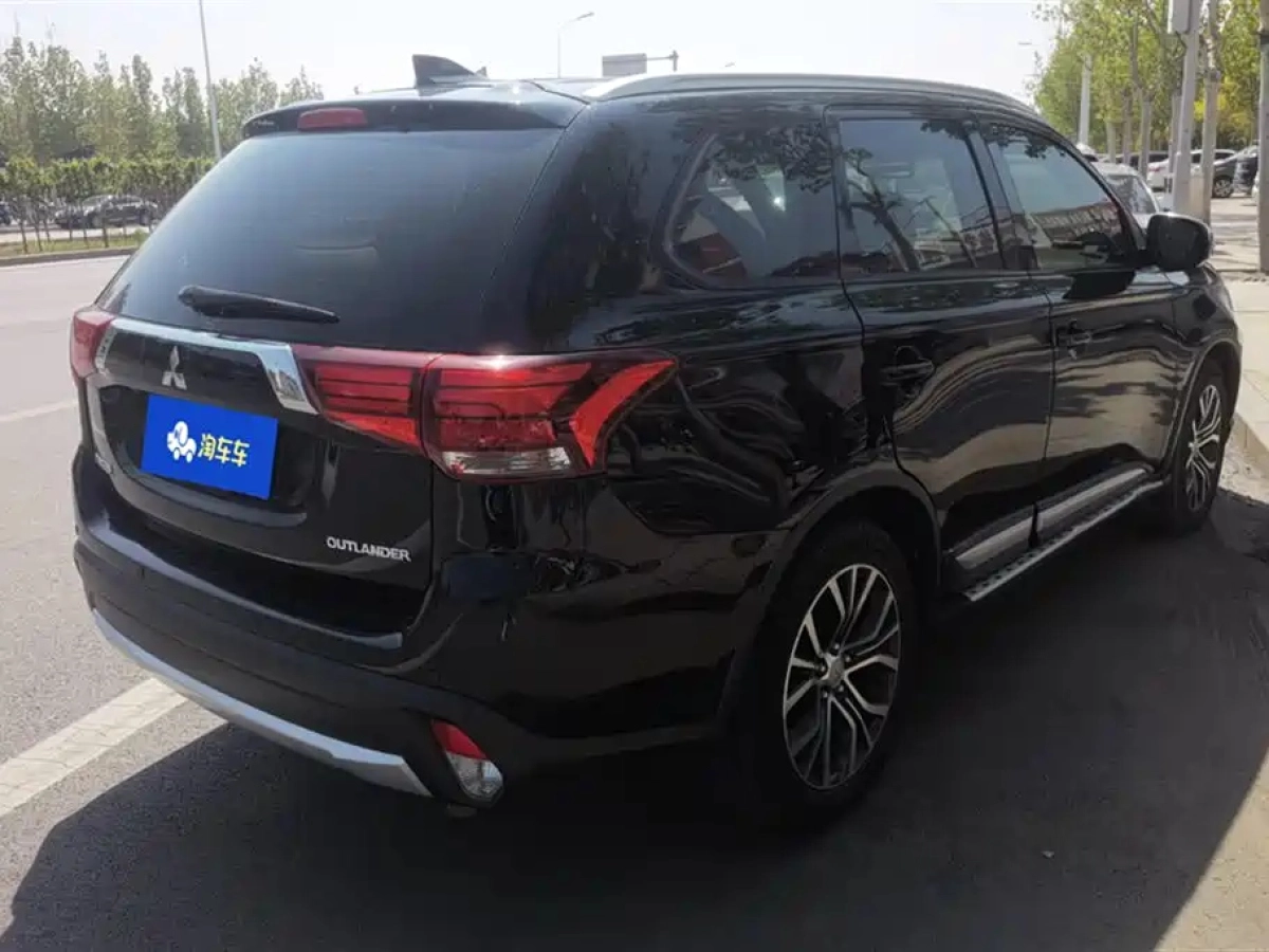 MITSUBISHI OUTLANDER