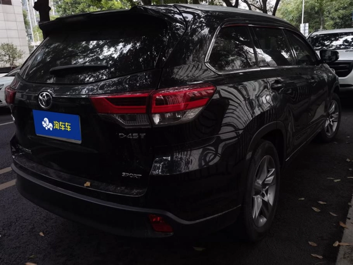 TOYOTA HIGHLANDER