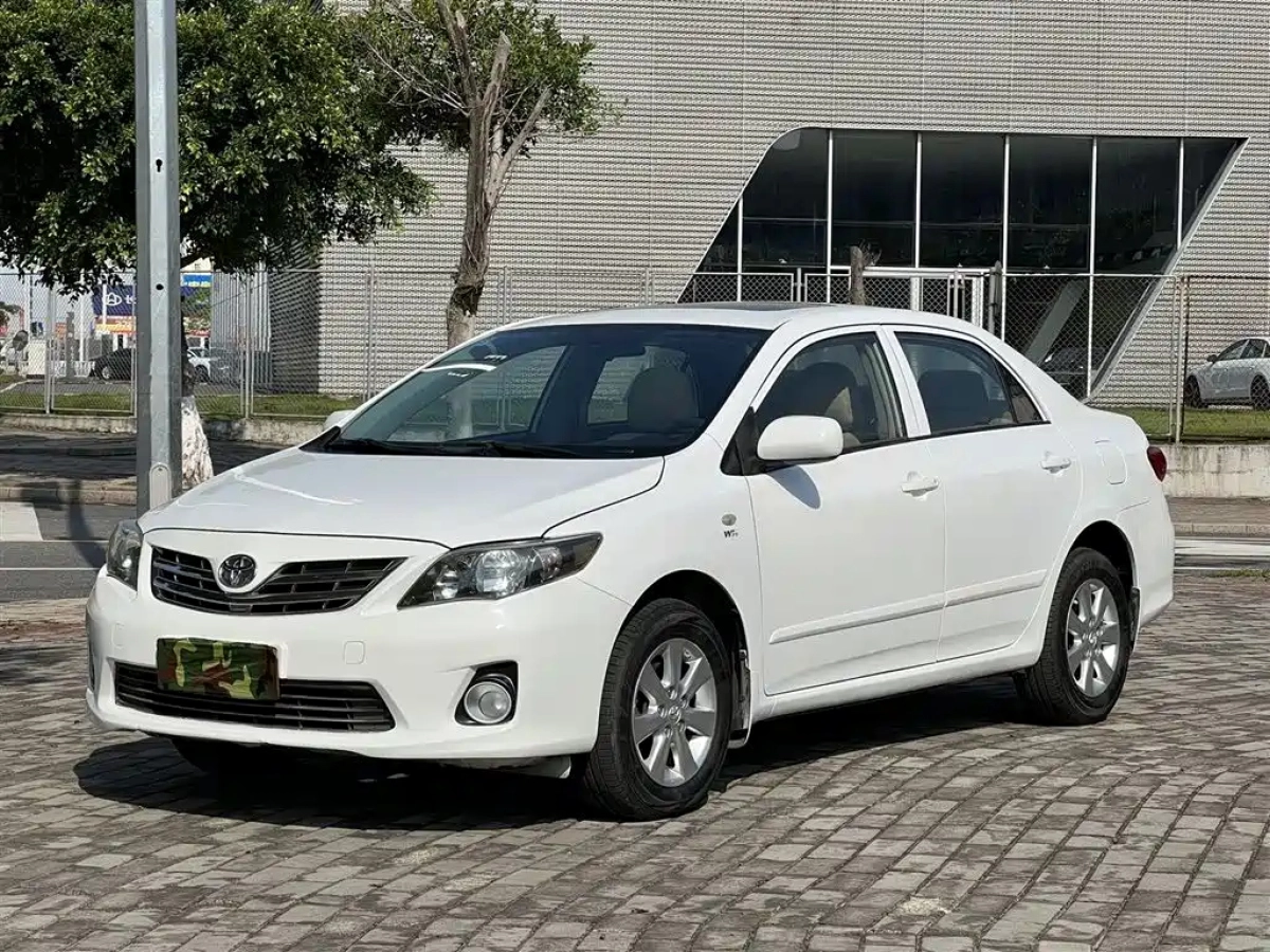 TOYOTA COROLLA 2013