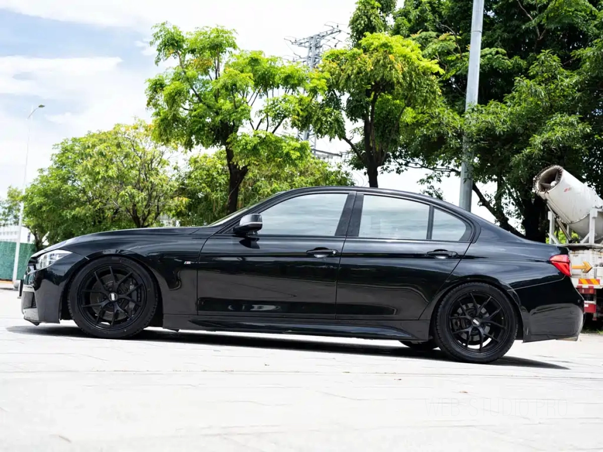 BMW 3-SERIES