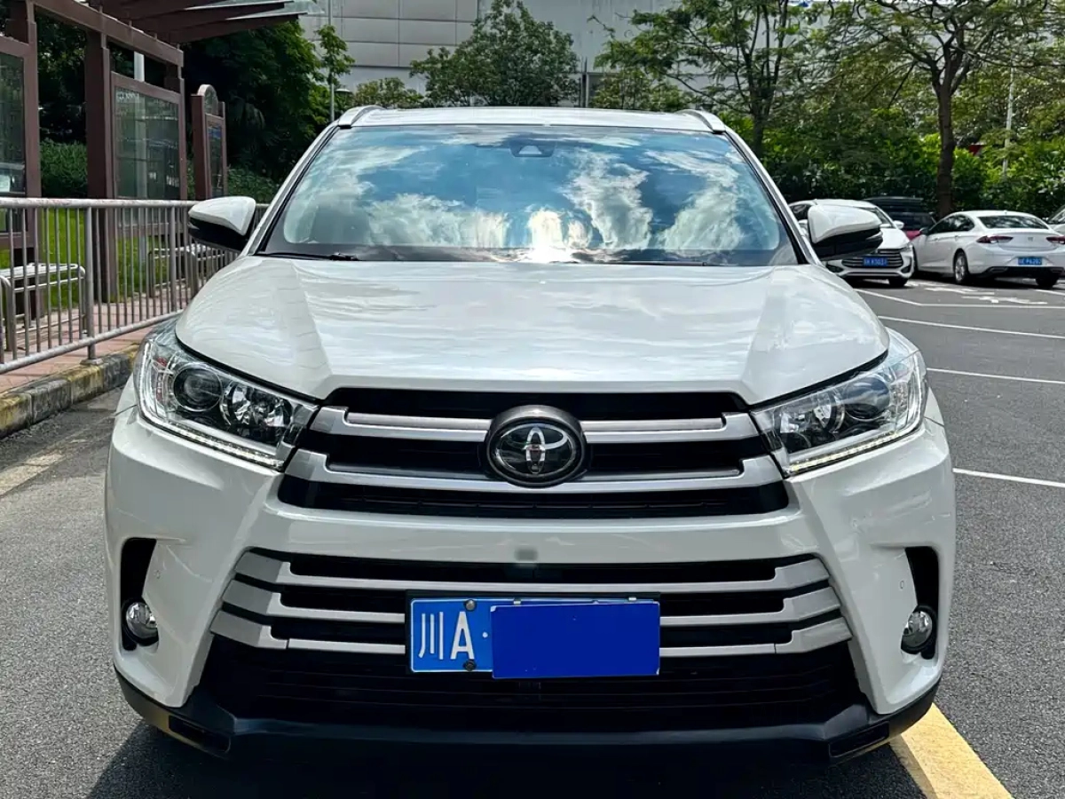 TOYOTA HIGHLANDER