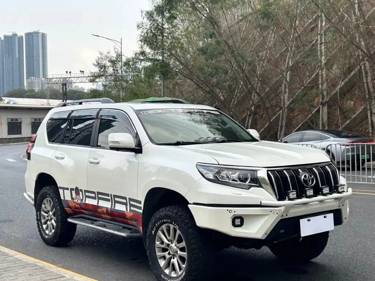 TOYOTA PRADO
