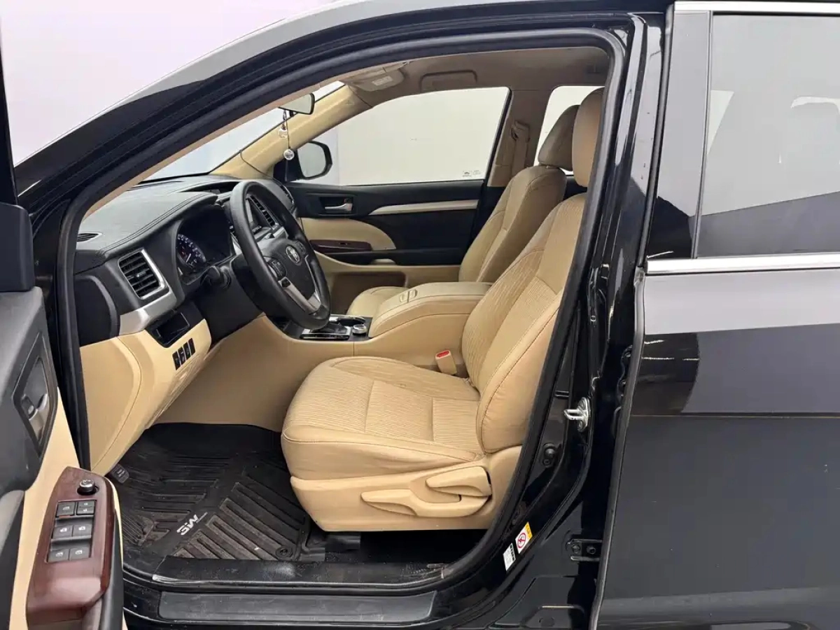 TOYOTA HIGHLANDER